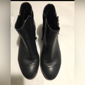 Sole Society Abbott leather bootie black boots